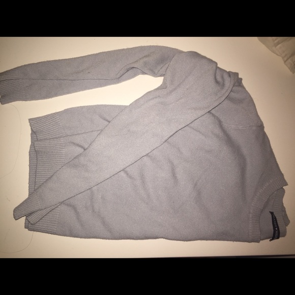 Brandy Melville blue cropped long sleeved shirt. - Picture 1 of 3